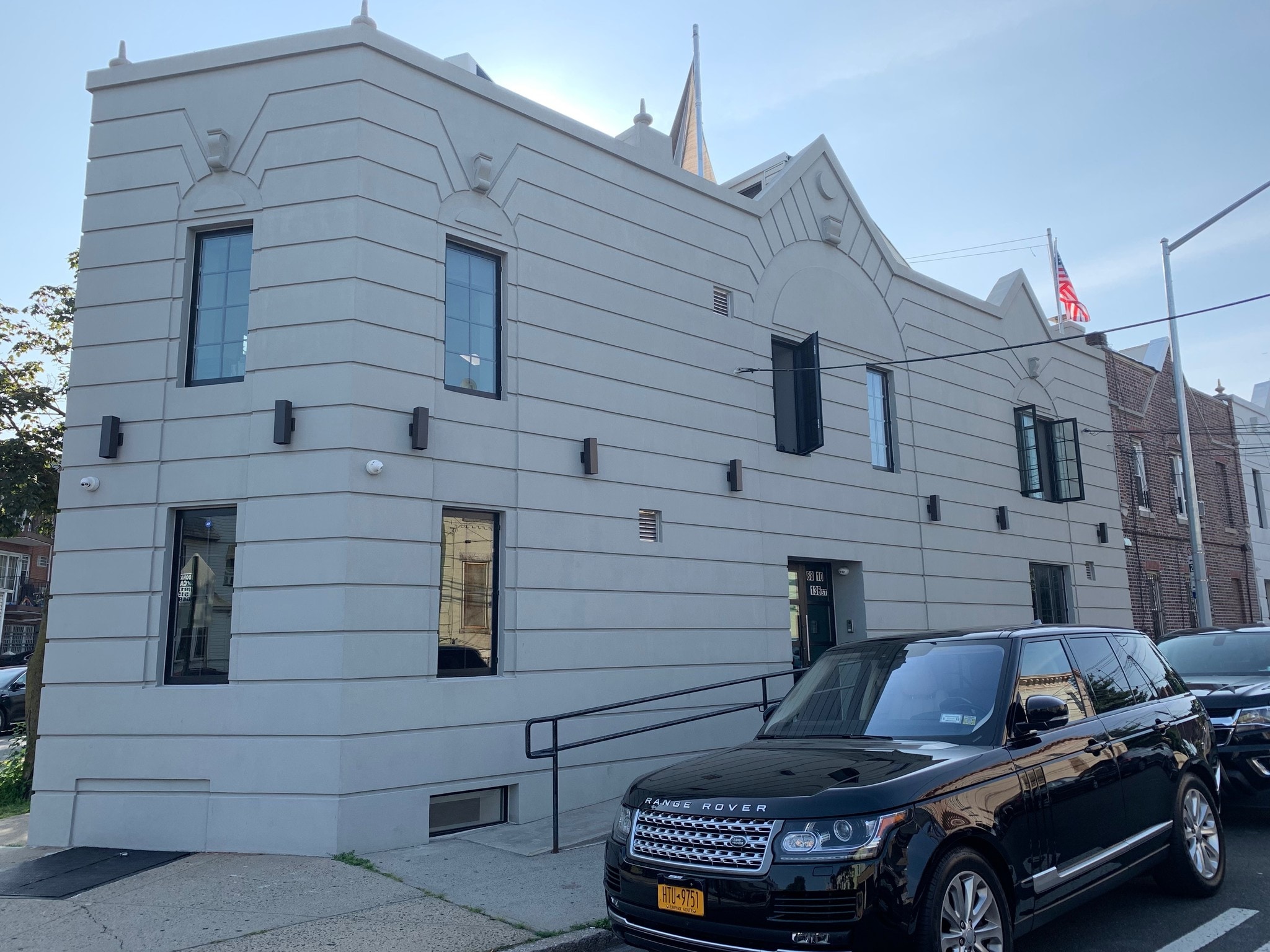 13531 Kew Gardens Rd, Richmond Hill, NY à vendre Photo principale– Image 1 sur 9