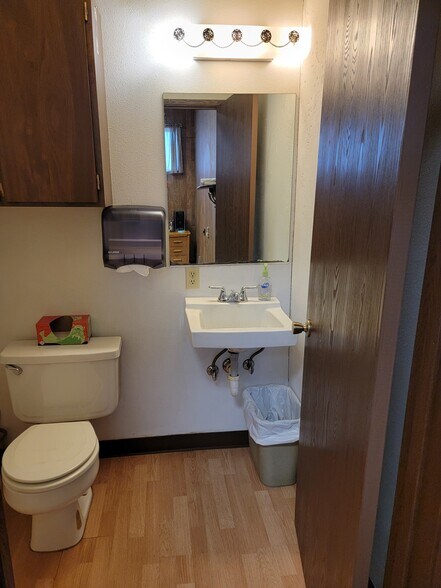 532 Oregon Way, Longview, WA à louer - Photo de l’immeuble – Image 3 sur 14