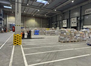 Industriel/Logistique dans 9 Rue Du Poitou, Bretigny-Sur-Orge à louer Photo intérieure– Image 2 sur 11