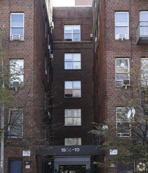 1908 Belmont Ave, Bronx, NY à vendre - Photo de l’immeuble – Image 2 sur 6