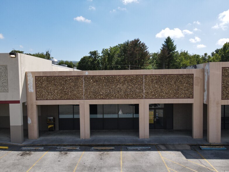 1238 N Main Ave, Erwin, TN à louer - Photo de l’immeuble – Image 3 sur 19