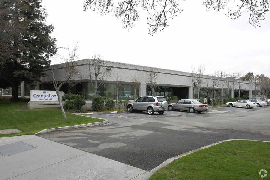 105-117 Fourier Ave portefeuille de 2 biens à vendre sur LoopNet.fr - Photo principale – Image 2 sur 4