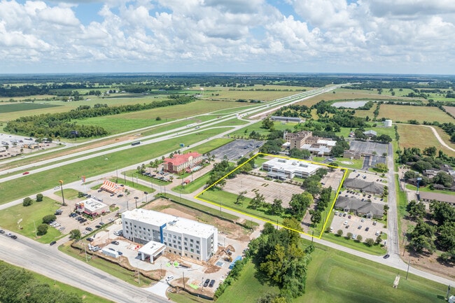 Plus de détails pour 2100 Regional Medical Dr, Wharton, TX - Bureau aux enchères