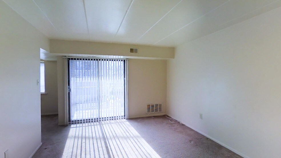 400 S Lansdowne Ave, Yeadon, PA à vendre - Numérisation 3D Matterport – Image 2 sur 25