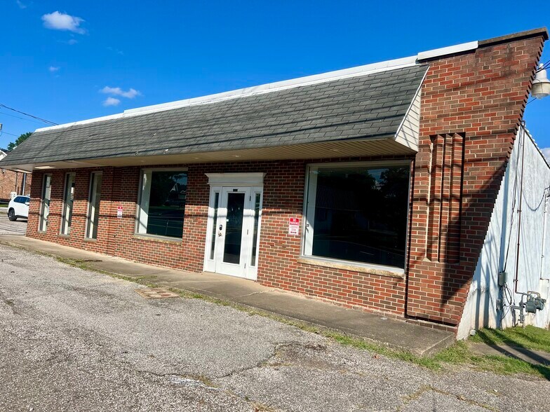 404 Midland Trl, Hurricane, WV à louer - Photo de l’immeuble – Image 3 sur 4