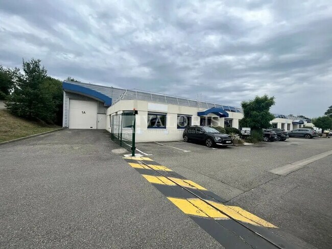 Plus de détails pour 5 Chemin Du Favier, Saint-Genis-Laval - Local d'activités à louer