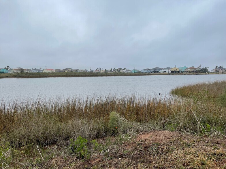 0 CR 690A, Freeport, TX à vendre - Photo de l’immeuble – Image 2 sur 8