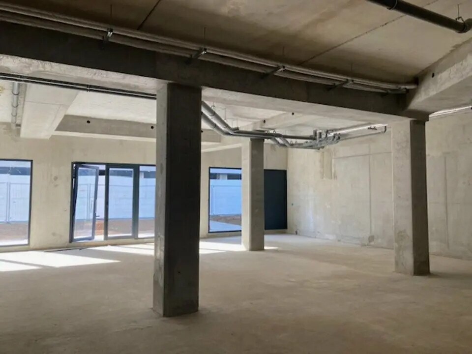 Local commercial dans Magnanville à louer Photo intérieure– Image 1 sur 13