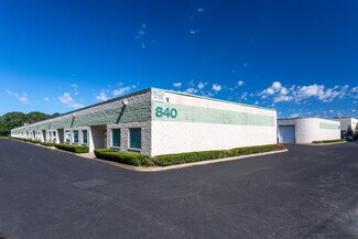 Plus de détails pour 850 Lincoln Ave, Bohemia, NY - Industriel/Logistique à louer