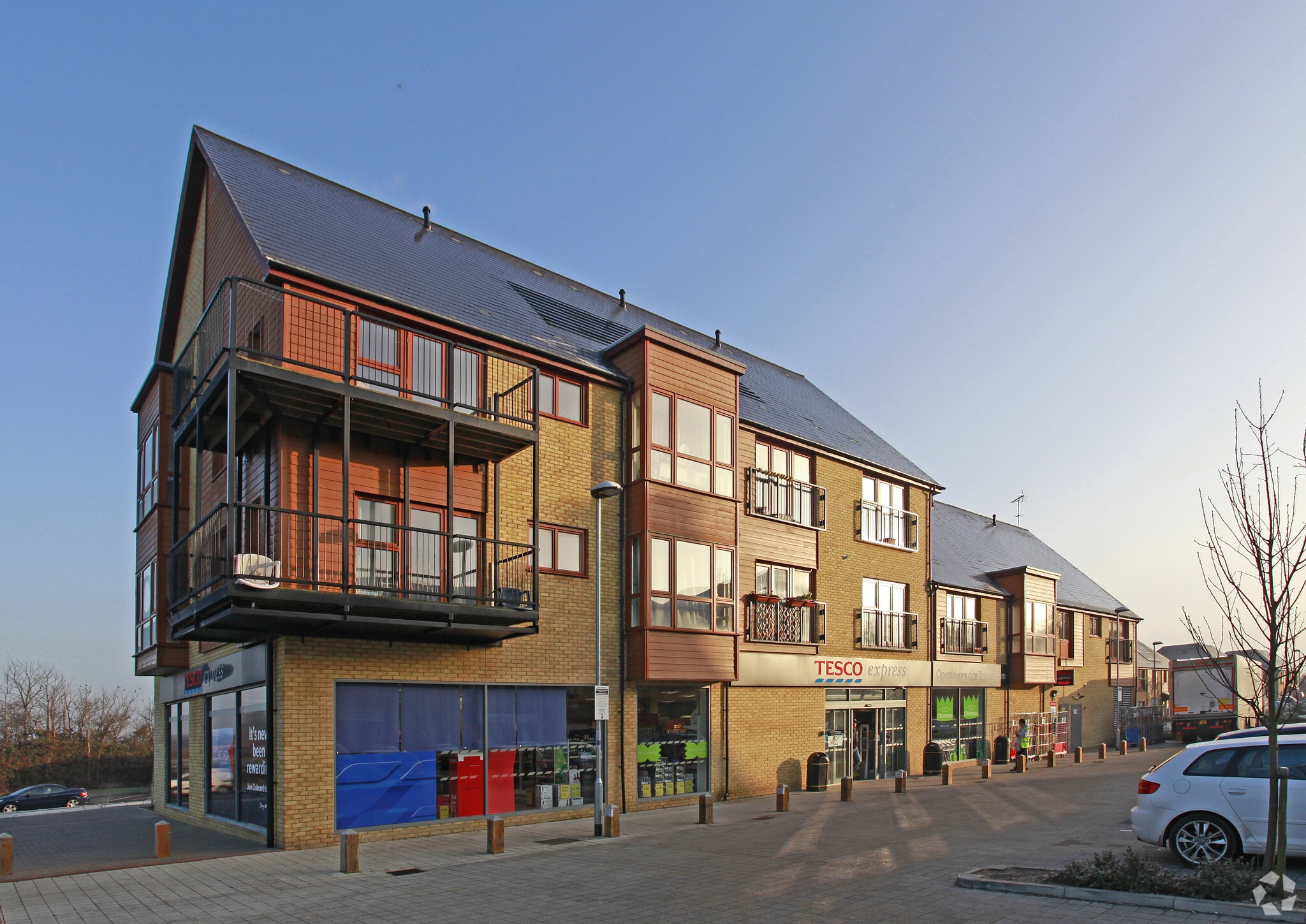 Horton Ln, Epsom à louer Photo principale– Image 1 sur 6