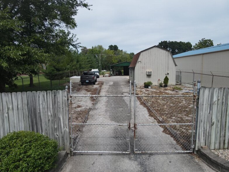 910 Industrial Blvd, New Albany, IN à vendre - Photo de l’immeuble – Image 2 sur 10