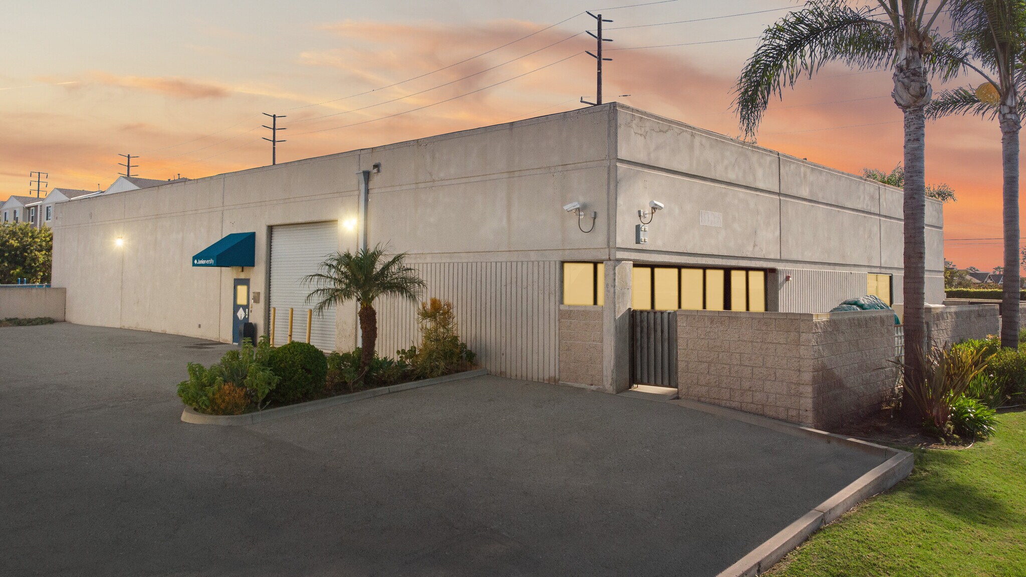 2350-2400 S Central Ave, Compton, CA à louer Photo de l’immeuble– Image 1 sur 45