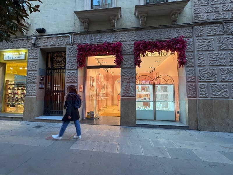 Local commercial dans Barcelone, Barcelona à louer Photo intérieure– Image 1 sur 12