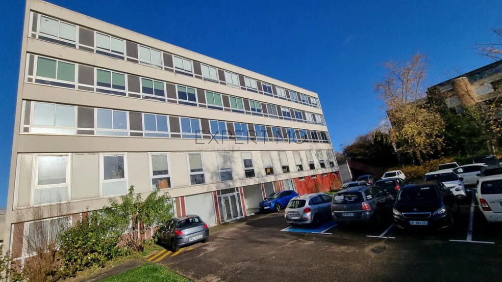 Bureau dans Val-de-Reuil à louer - Photo de l’immeuble – Image 1 sur 2