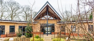 Plus de détails pour High Rd, Chigwell - Médical à louer