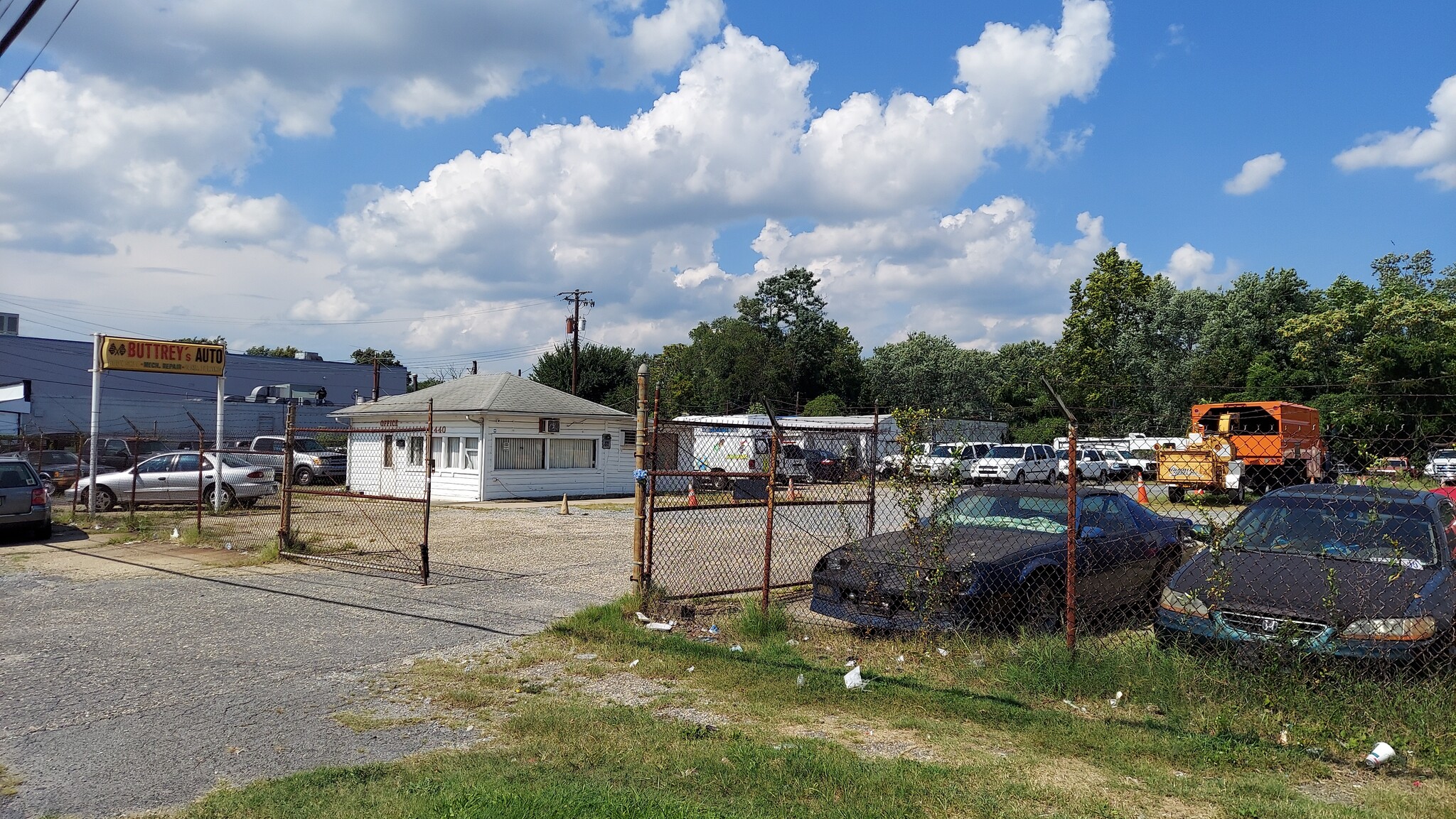 2440 Chillum Rd, Hyattsville, MD à vendre Photo de l’immeuble– Image 1 sur 8