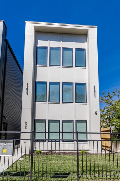 6036 Rhodes ave, Chicago, IL à vendre - Photo de l’immeuble – Image 2 sur 26
