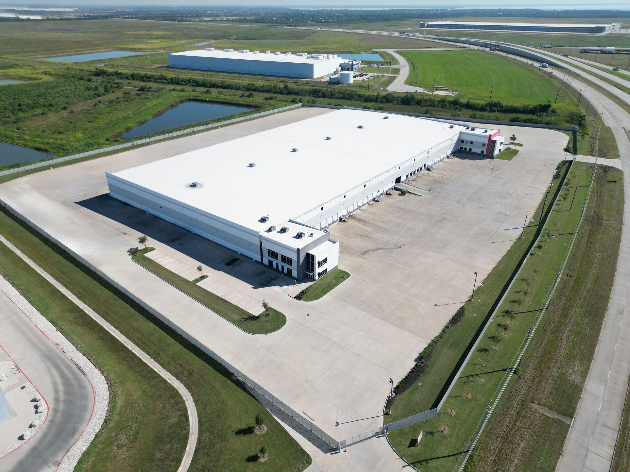 6101 Grand Pky S, Baytown, TX à louer Photo de l’immeuble– Image 1 sur 10