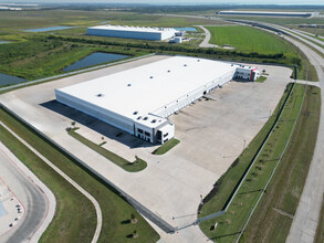 6101 Grand Pky S, Baytown, TX à louer Photo de l’immeuble– Image 1 sur 10
