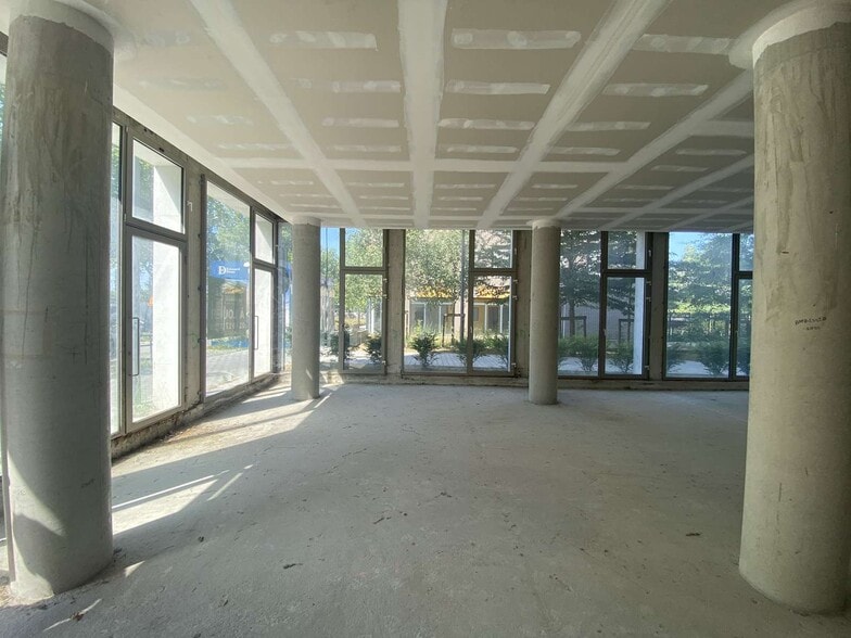 167 Rue De Paris, Bobigny à louer - Photo de l’immeuble – Image 3 sur 5