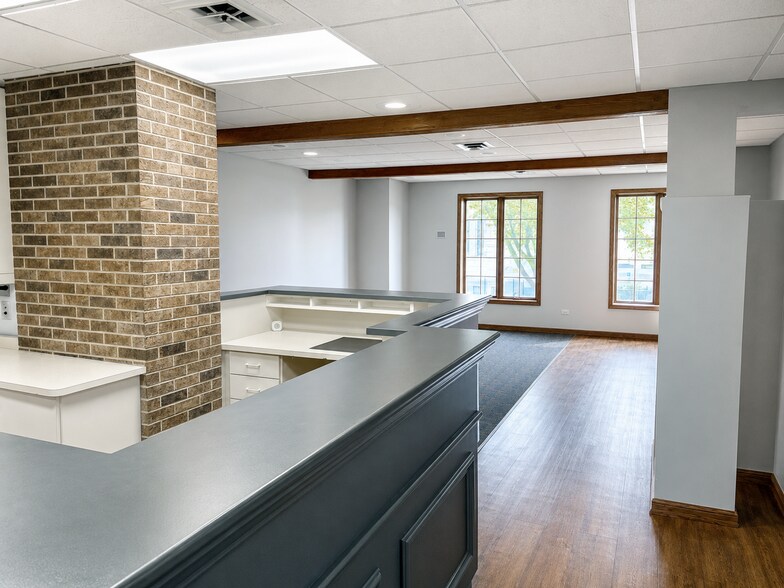50 Ela St, Barrington, IL à louer - Photo de l’immeuble – Image 3 sur 11