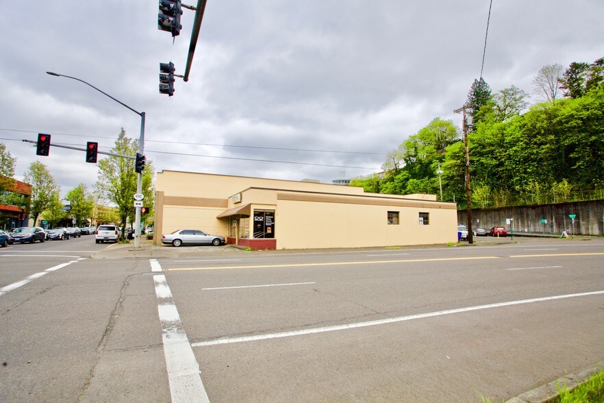 502 Main St, Oregon City, OR à louer - Photo de l’immeuble – Image 2 sur 4