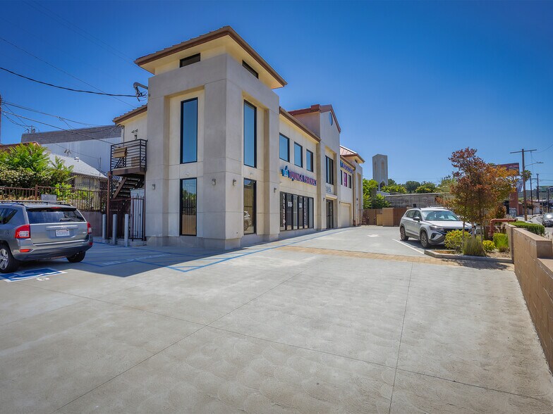 7335-7341 Foothill Blvd, Tujunga, CA à vendre - Photo de l’immeuble – Image 2 sur 67