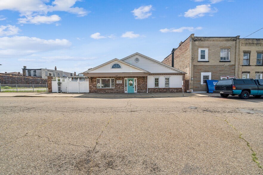 345 Maplewood Ave, Ambridge, PA à vendre - Photo de l’immeuble – Image 2 sur 59