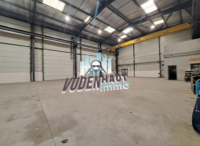 Plus de détails pour Local d’activités à vendre