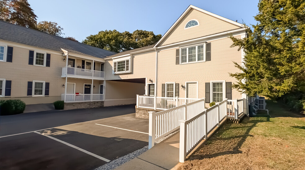 123 Elm St, Old Saybrook, CT à louer - Photo de l’immeuble – Image 1 sur 7