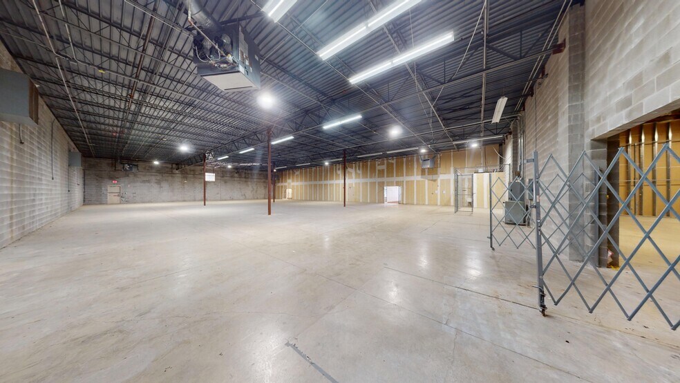 9821 N Interstate 35, Austin, TX à vendre - Photo intérieure – Image 2 sur 7