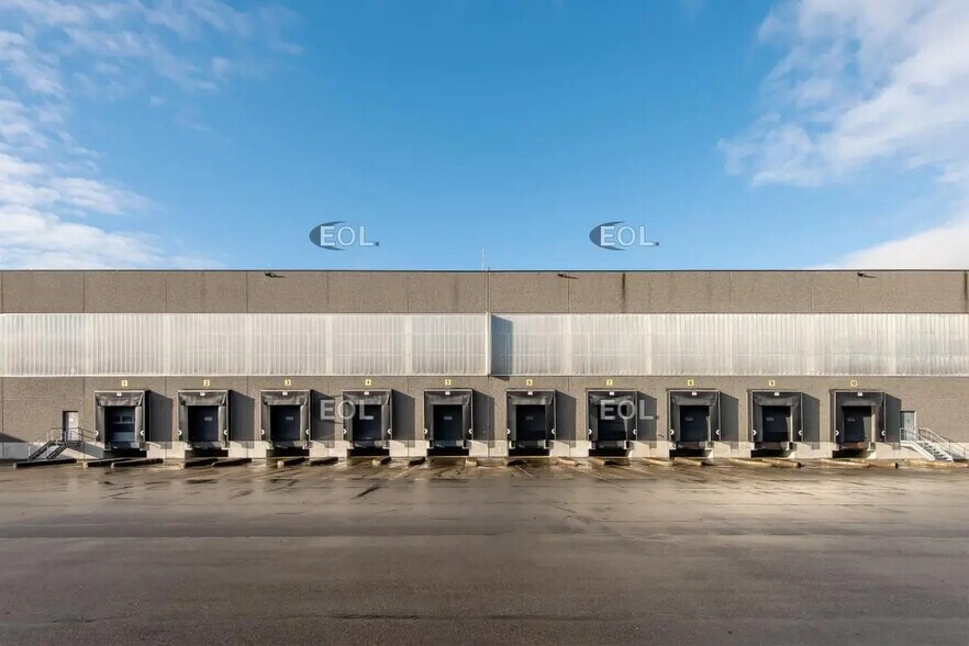 Industriel/Logistique dans Houplines à louer - Photo de l’immeuble – Image 2 sur 10