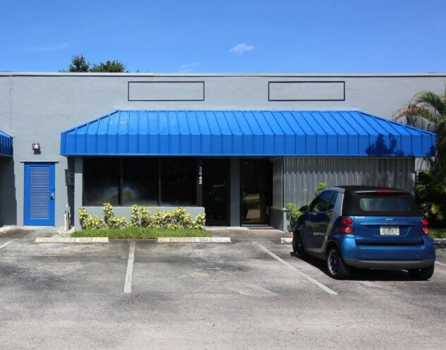 3640 NW 16th #7B St, Lauderhill, FL à louer Photo de l’immeuble– Image 1 sur 21