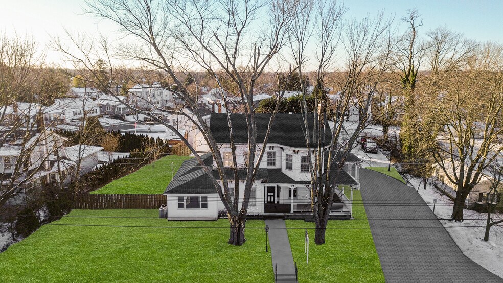 952 Broadway, West Long Branch, NJ à vendre - Photo de l’immeuble – Image 3 sur 47