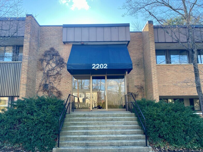 2202 N Berkshire Rd, Charlottesville, VA à vendre - Photo de l’immeuble – Image 3 sur 3