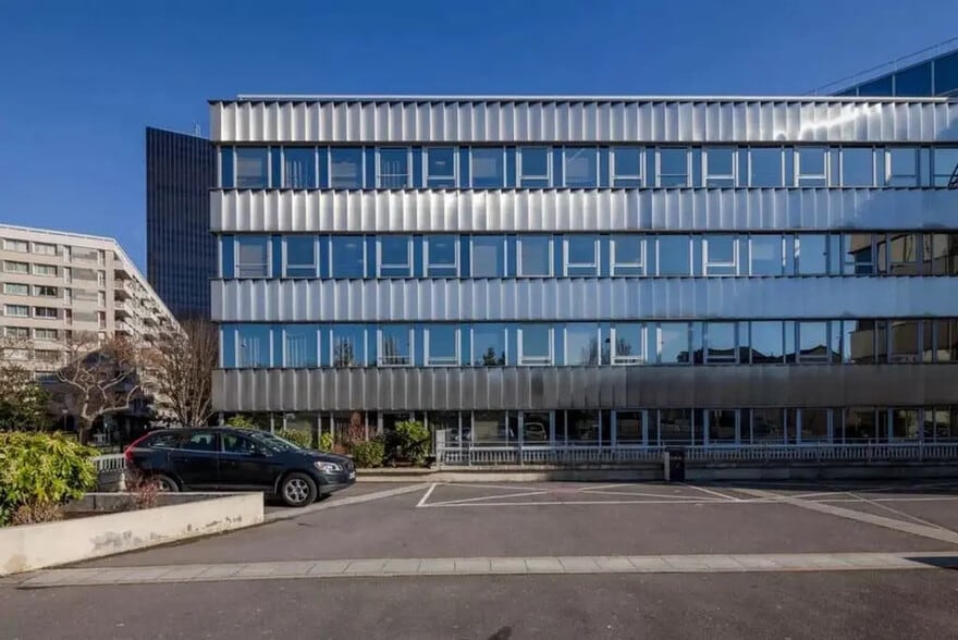 20 Bis Jardins Boieldieu, Puteaux à louer - Photo de l’immeuble – Image 2 sur 3