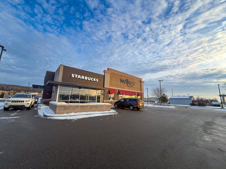 11921 Fulton St E, Lowell, MI à louer - Photo de l’immeuble – Image 3 sur 3