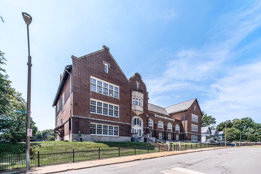 7135 Canterbury Ave, Saint Louis, MO à vendre - Photo de l’immeuble – Image 2 sur 30