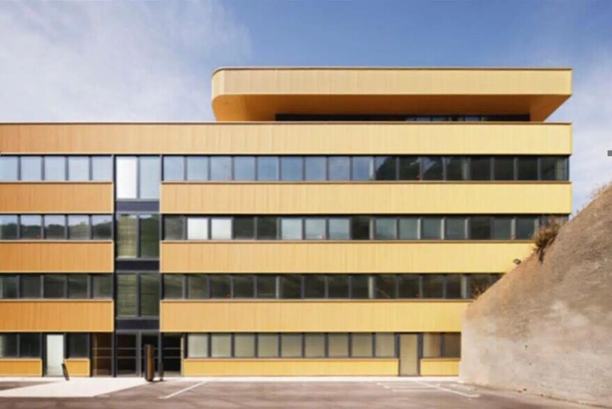 Bureau dans Marseille à louer - Photo de l’immeuble – Image 1 sur 29