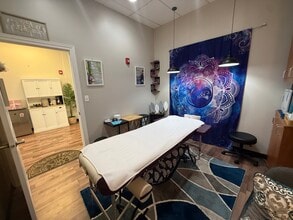 123 W Washington St, Oswego, IL à louer Photo de l’immeuble– Image 2 sur 4