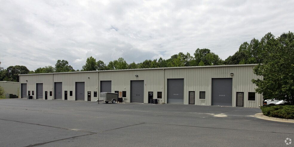 8105 Richmond Rd, Toano, VA à louer - Photo de l’immeuble – Image 1 sur 12