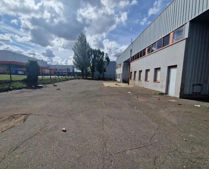 Industriel/Logistique dans SAINT-OUEN-L'AUMONE à louer - Photo de l’immeuble – Image 2 sur 8