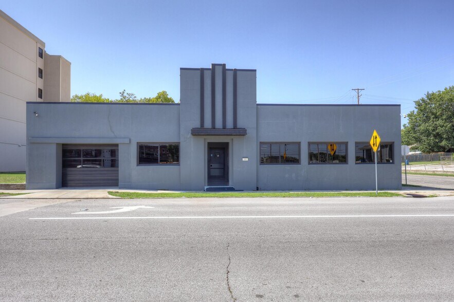 102 S Wall Ave, Joplin, MO à vendre - Photo de l’immeuble – Image 2 sur 58