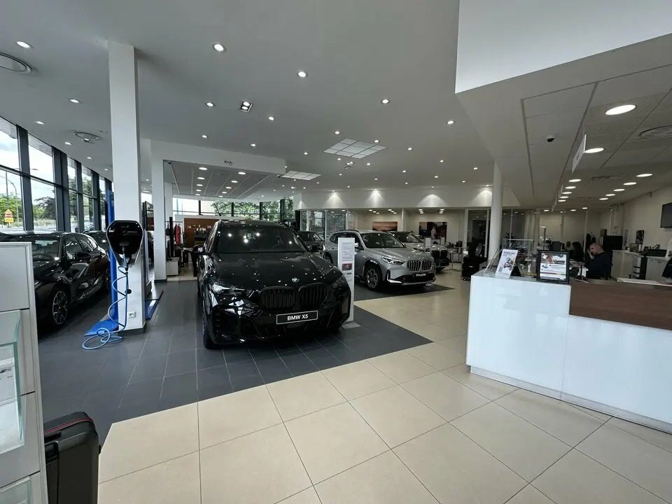 Local commercial dans Ivry-sur-Seine à louer Photo intérieure– Image 1 sur 2