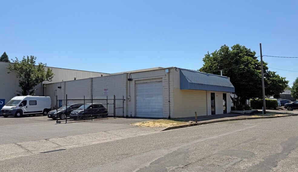 830-870 W 2nd Ave, Eugene, OR à louer - Photo de l’immeuble – Image 2 sur 3