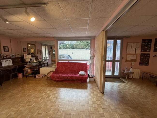 Plus de détails pour Local commercial à vendre