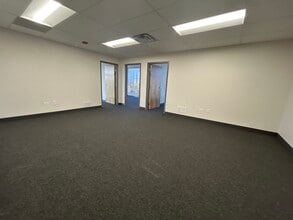 3525 W Peterson Ave, Chicago, IL à louer Photo de l’immeuble– Image 2 sur 7