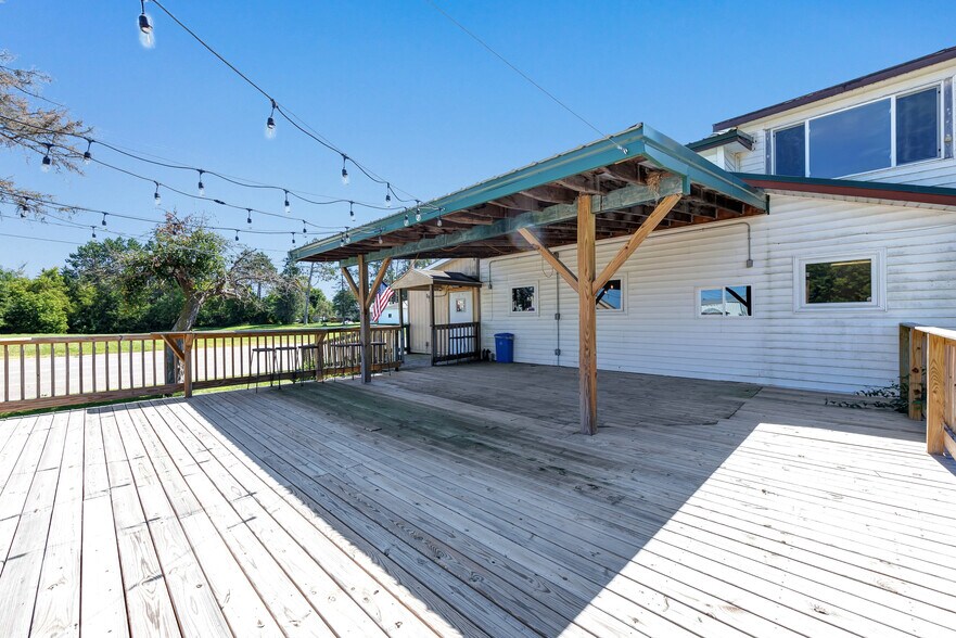 621 Bissell St, White Lake, WI à vendre - Photo de l’immeuble – Image 3 sur 23