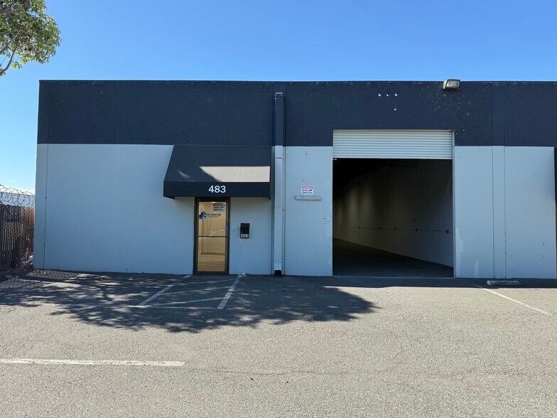 401-483 McCormick St, San Leandro, CA à louer - Photo de l’immeuble – Image 1 sur 7