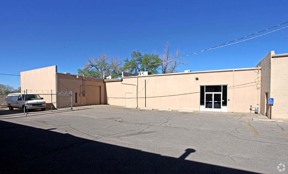 214 Menaul Blvd NE, Albuquerque, NM à louer - Photo de l’immeuble – Image 3 sur 13